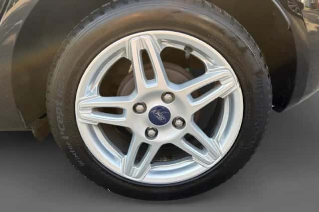 Ford Fiesta (2016) thumbnail 8