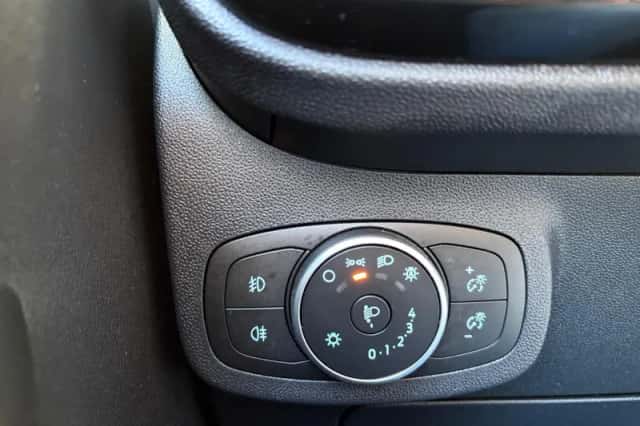 Ford Fiesta (2020) thumbnail 25