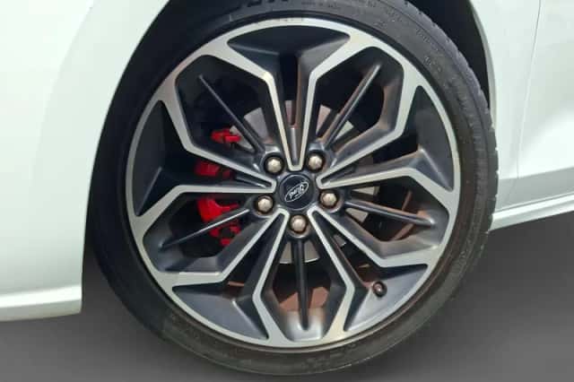 Ford Focus (2023) thumbnail 2