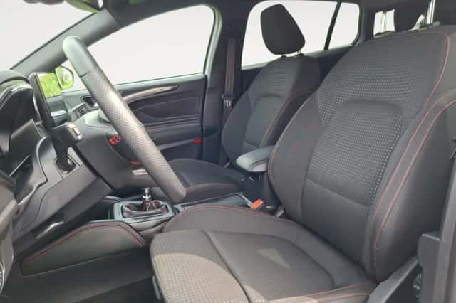 Ford Focus (2023) thumbnail 18