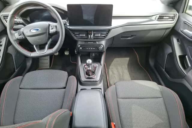 Ford Focus (2023) thumbnail 23