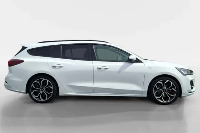Ford Focus (2023) thumbnail 7