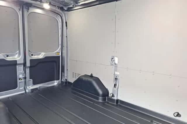 Ford Transit (2024) thumbnail 16