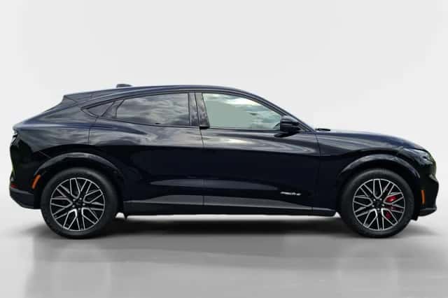 Ford Mustang Mach-E (2026) thumbnail 6