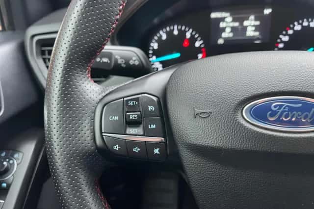 Ford Focus (2023) thumbnail 17