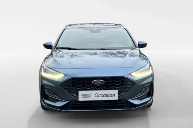 Ford Focus (2023) thumbnail 3