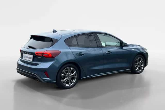 Ford Focus (2023) thumbnail 5