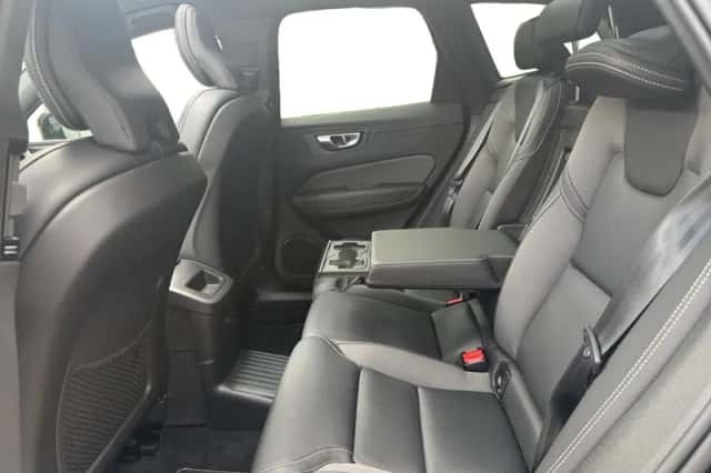 Volvo XC60 (2021) thumbnail 11