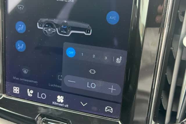 Volvo XC60 (2021) thumbnail 12