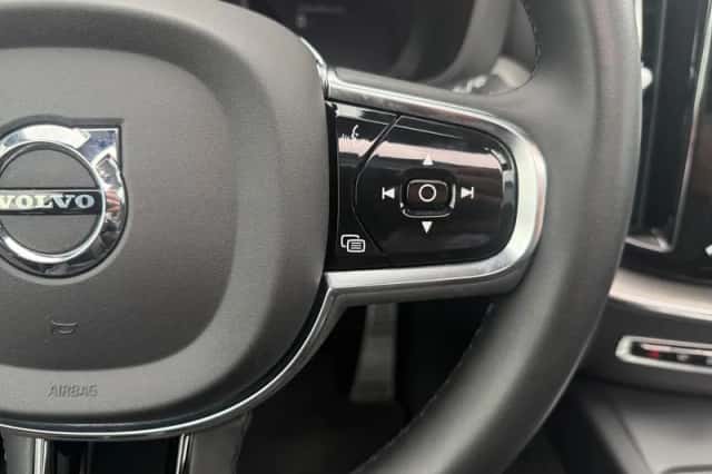Volvo XC60 (2021) thumbnail 22