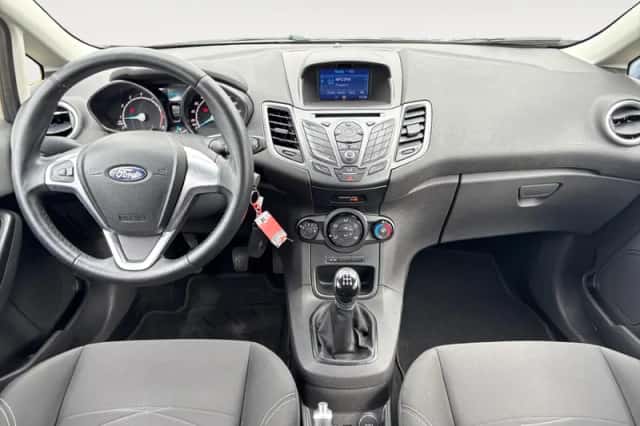 Ford Fiesta (2016) thumbnail 13