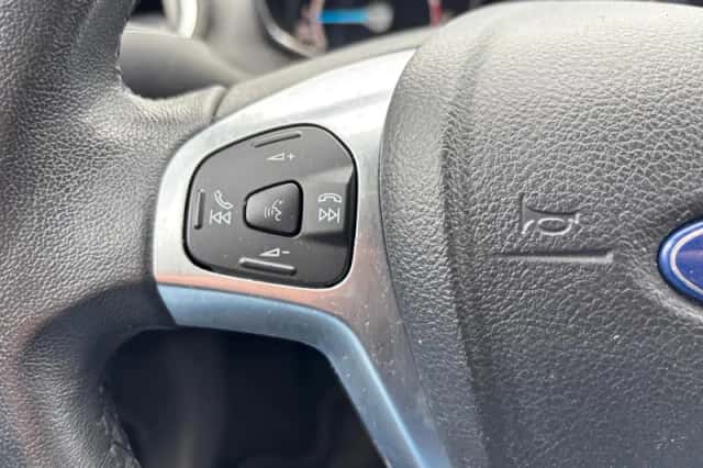 Ford Fiesta (2016) thumbnail 17