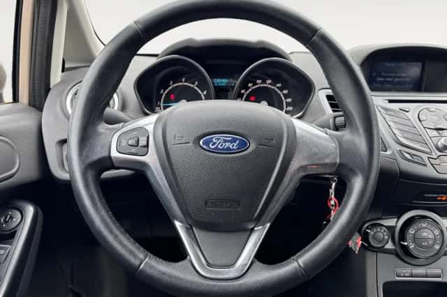 Ford Fiesta (2016) thumbnail 18