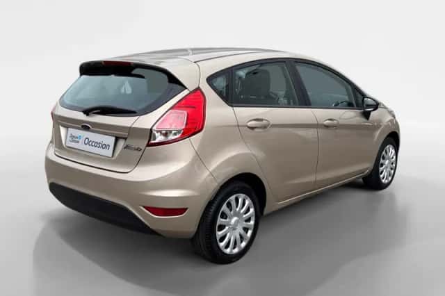 Ford Fiesta (2016) thumbnail 6