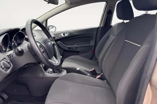 Ford Fiesta (2016) thumbnail 10
