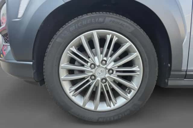 Hyundai Kona (2021) thumbnail 2