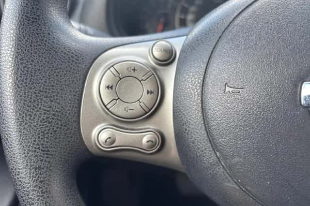 Nissan Micra (2011) thumbnail 16