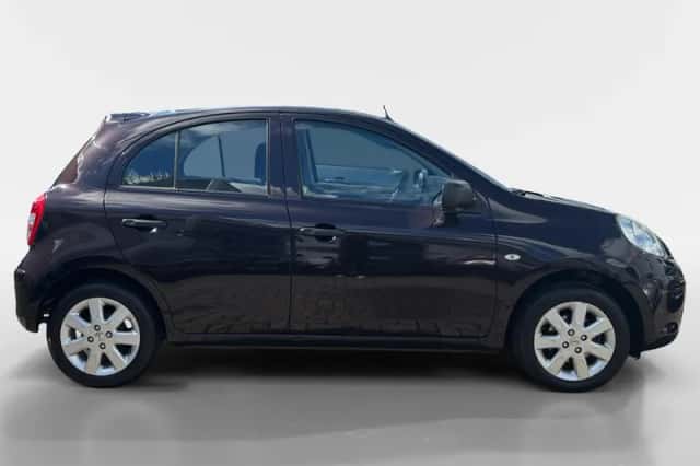 Nissan Micra (2011) thumbnail 4