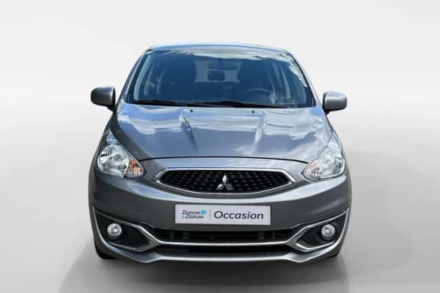 Mitsubishi Space Star (2016) thumbnail 2