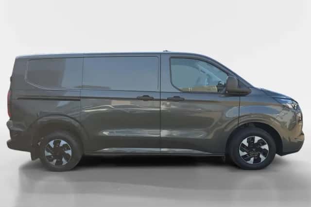 Ford E-Transit (2026) thumbnail 4