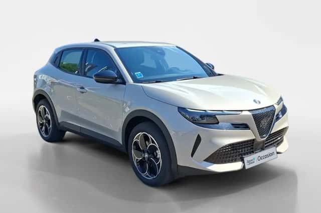 Alfa Romeo Junior (2025) thumbnail 3