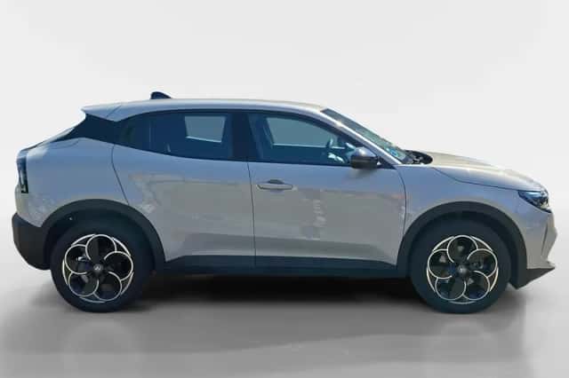 Alfa Romeo Junior (2025) thumbnail 4