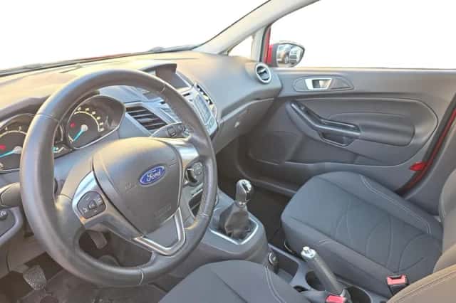 Ford Fiesta (2015) thumbnail 13