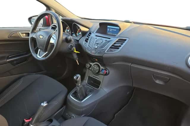 Ford Fiesta (2015) thumbnail 16