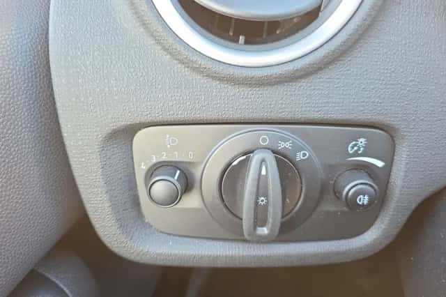 Ford Fiesta (2015) thumbnail 22