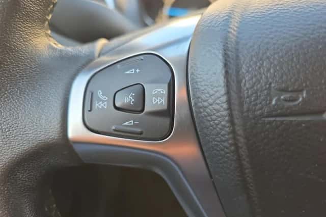 Ford Fiesta (2015) thumbnail 23