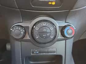 Ford Fiesta (2015) thumbnail 24