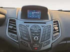 Ford Fiesta (2015) thumbnail 26