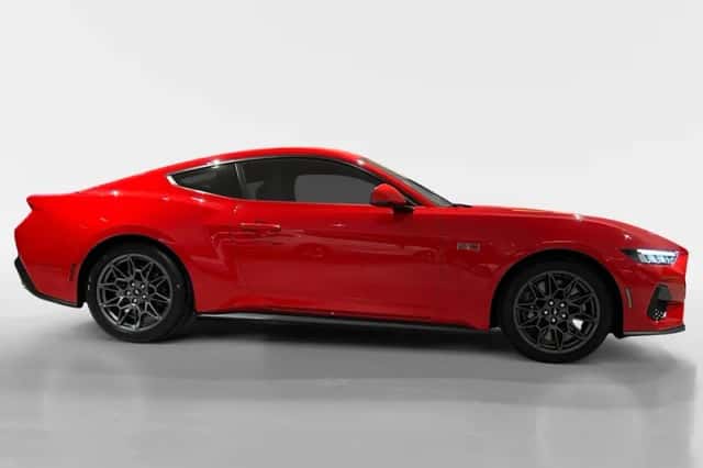 Ford Mustang (2025) thumbnail 2
