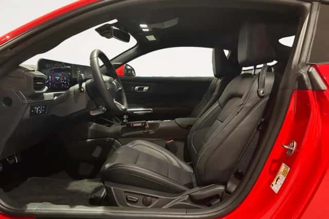 Ford Mustang (2025) thumbnail 13