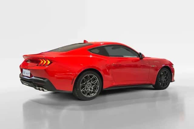 Ford Mustang (2025) thumbnail 3