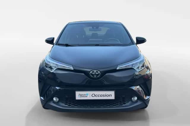 Toyota C-HR (2017) thumbnail 2