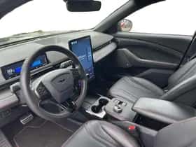 Ford Mustang Mach-E (2022) thumbnail 10