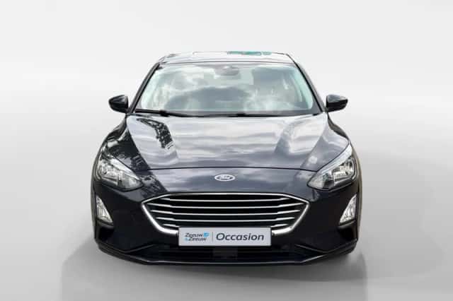 Ford Focus (2021) thumbnail 3