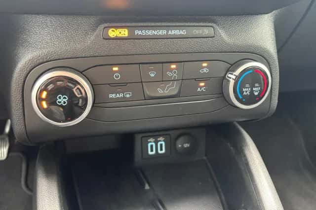 Ford Focus (2021) thumbnail 23