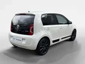 Volkswagen Up! (2016) thumbnail 5