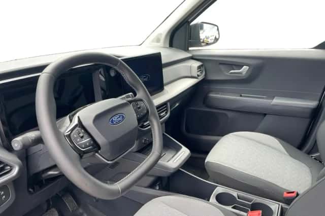 Ford E-Transit Courier (2026) thumbnail 12