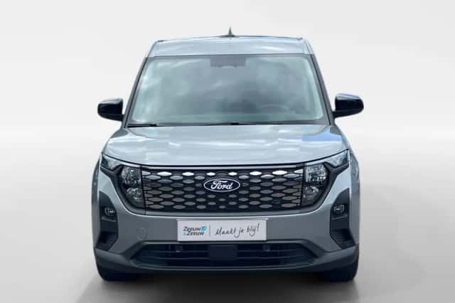 Ford E-Transit Courier (2026) thumbnail 3
