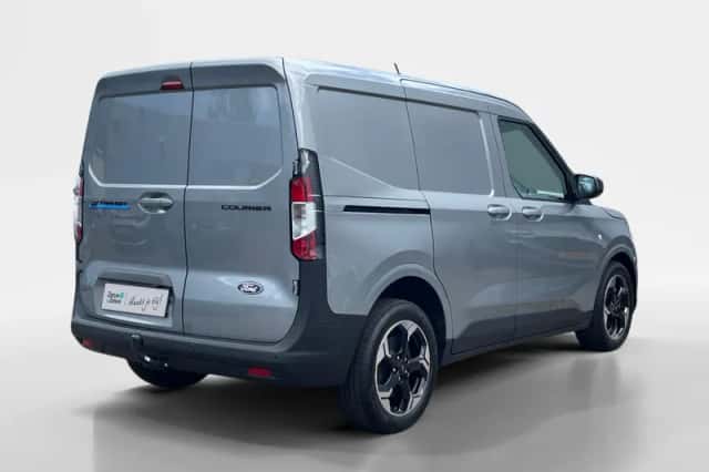 Ford E-Transit Courier (2026) thumbnail 7