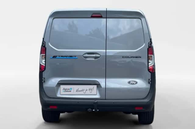Ford E-Transit Courier (2026) thumbnail 8