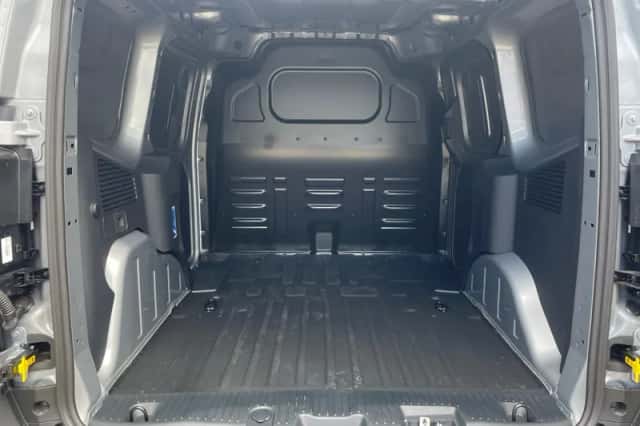 Ford E-Transit Courier (2026) thumbnail 9