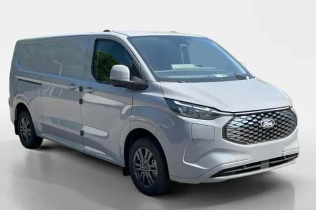 Ford E-Transit Custom (2026) thumbnail 2
