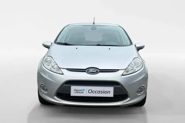 Ford Fiesta (2012) thumbnail 2