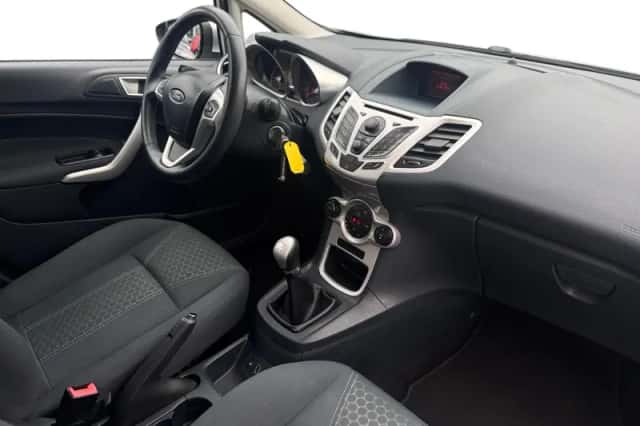 Ford Fiesta (2012) thumbnail 13