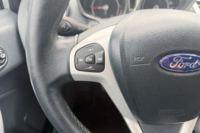 Ford Fiesta (2012) thumbnail 17
