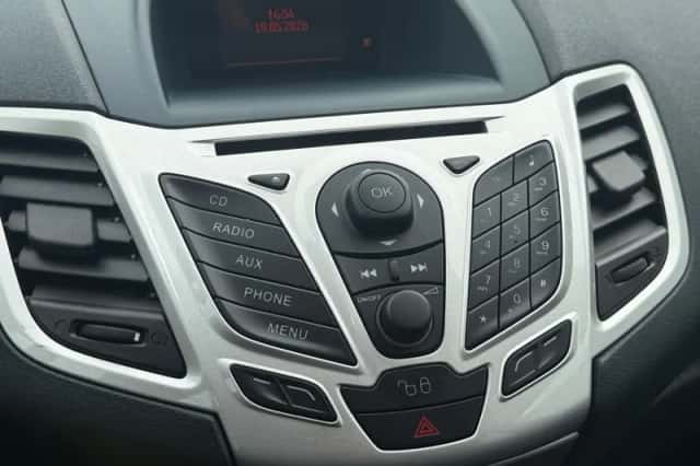 Ford Fiesta (2012) thumbnail 20